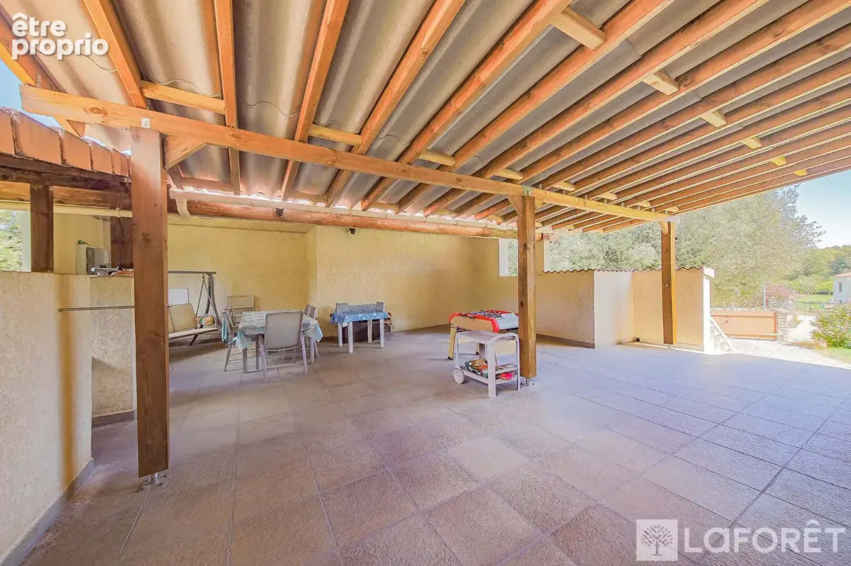 Maison Corte 6 pièce(s) 171 m2 - secteur recherché au calme - photo 6