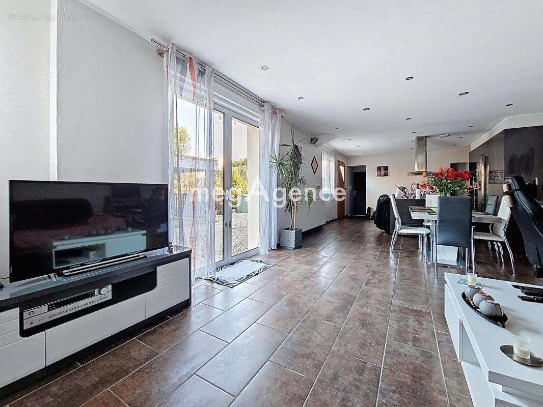 Maison à PORCHEVILLE