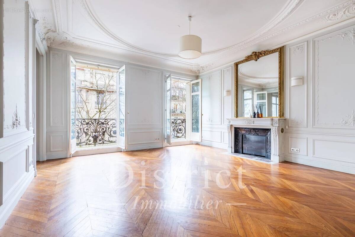 Appartement à PARIS-7E