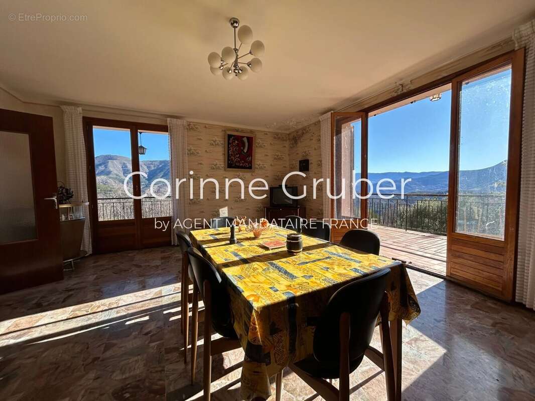 Maison à CHAMPTERCIER