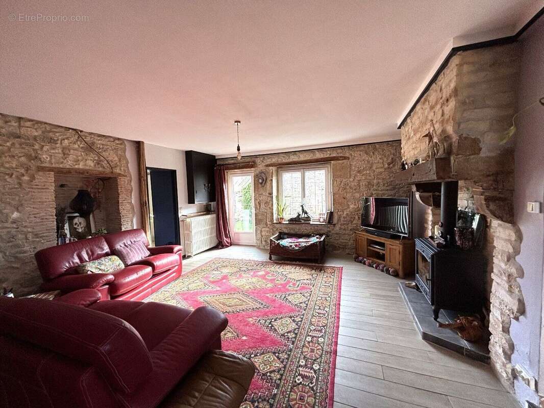 Maison de Campagne, Dépendances, Terrain et Potentiel de Gîte / Maison d'Hôtes - photo 2