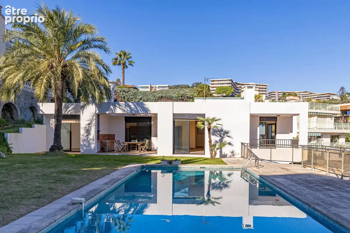 Nice - Fabron - Villa contemporaine de 300m² avec piscine, vue mer et garage de 112m² - photo 11