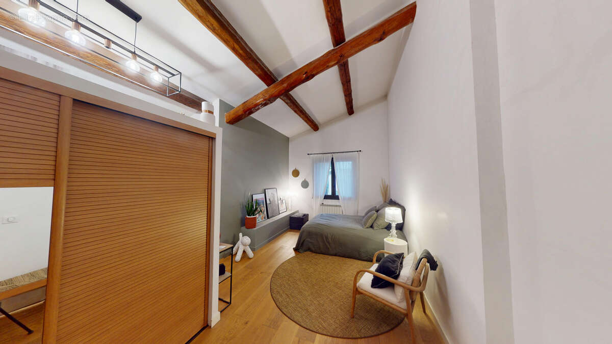 Maison à SAINT-CLEMENT-DE-RIVIERE