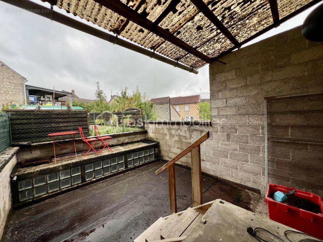 Maison à SAINT-BRIS-LE-VINEUX