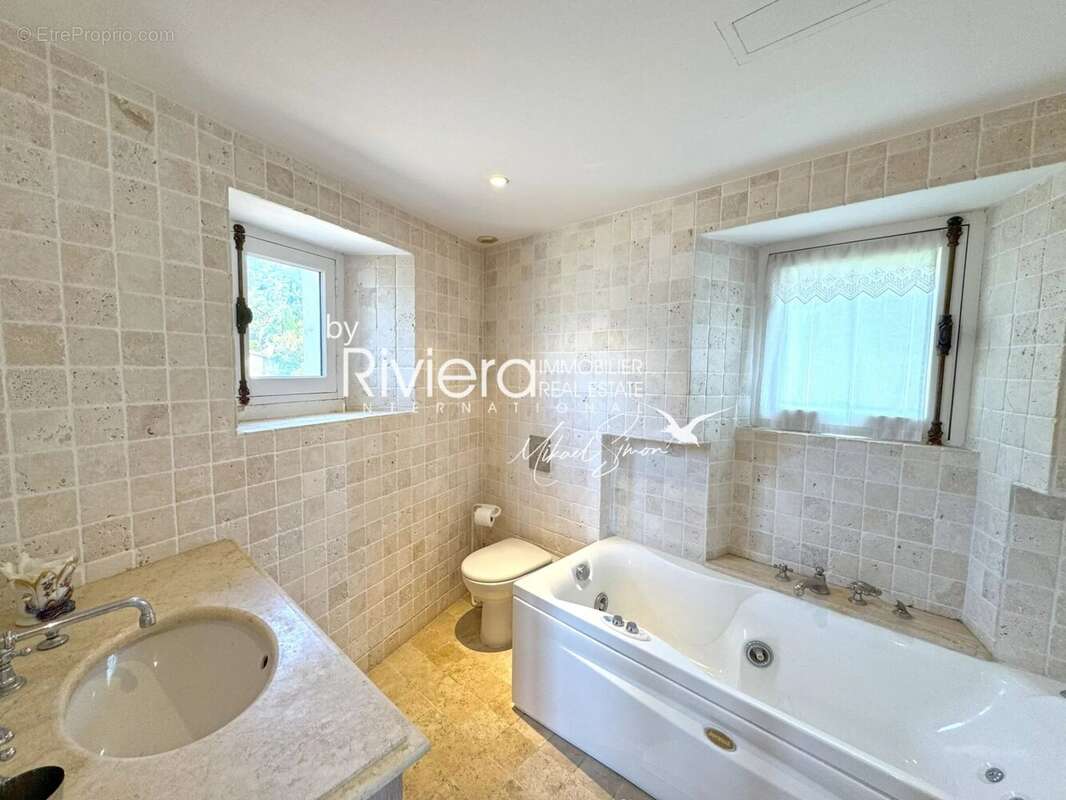 Maison à BORMES-LES-MIMOSAS