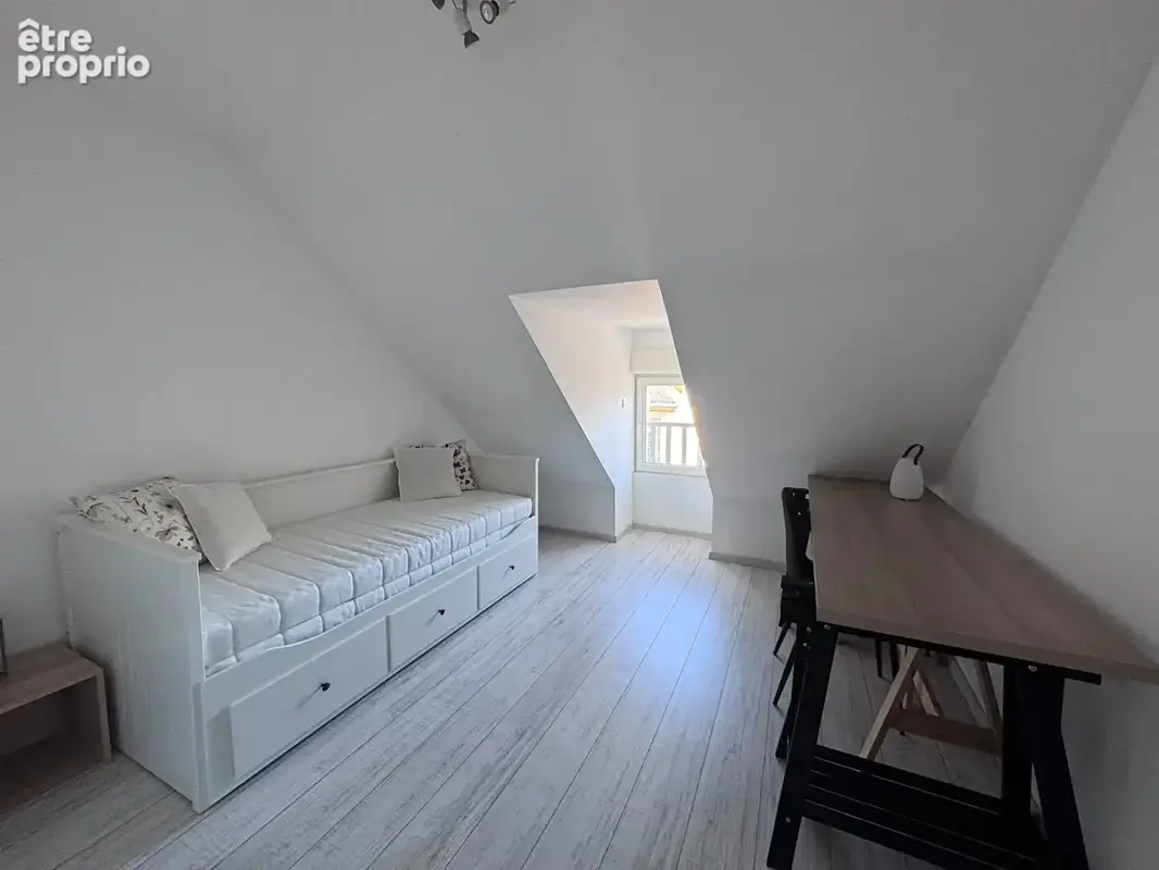 Appartement rénové à vendre à Brissac Quincé avec garage. - photo 4