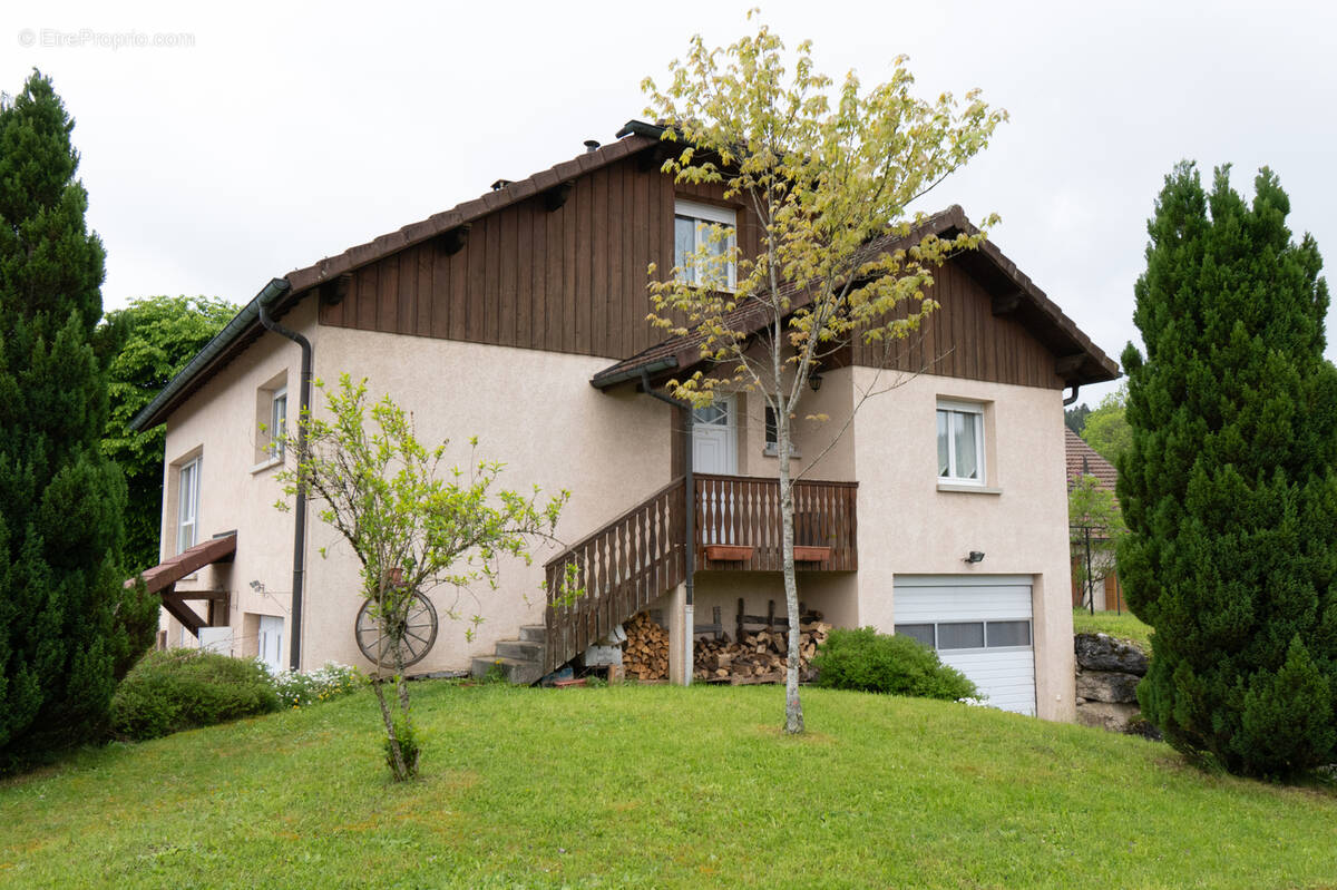 Maison à SAINT-POINT-LAC