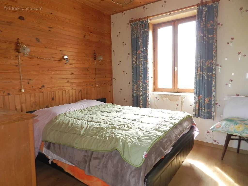 Maison à SAINT-PIERRE-SUR-DIVES