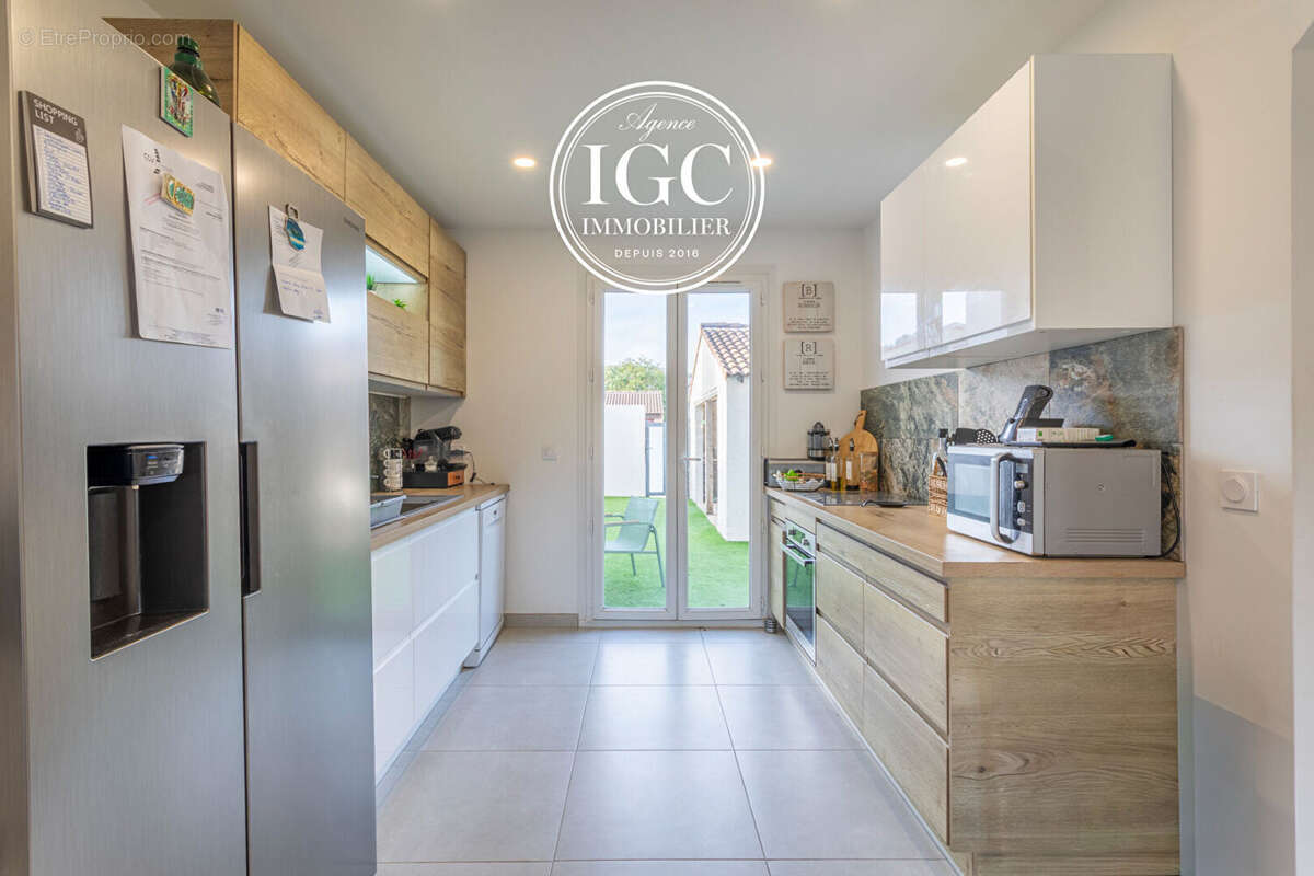 Maison à CHATEAUNEUF-LES-MARTIGUES