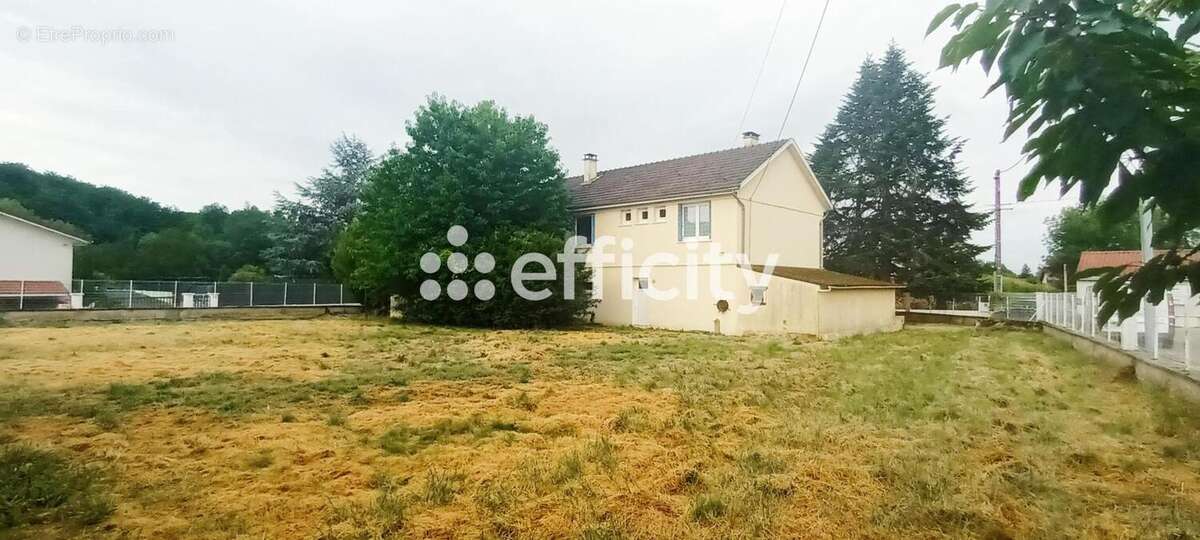 Maison 80 m² à Cour-Et-Buis  - photo 13