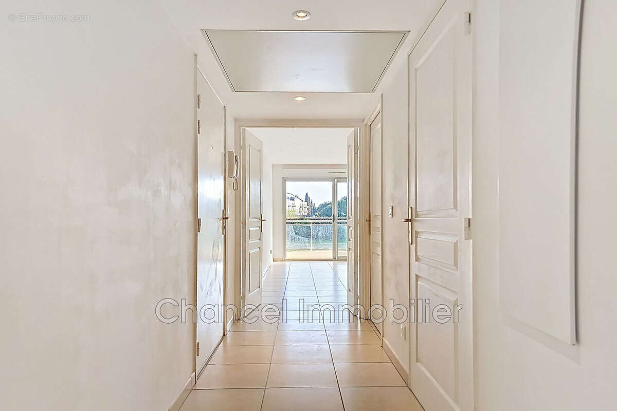 Appartement à MANDELIEU-LA-NAPOULE