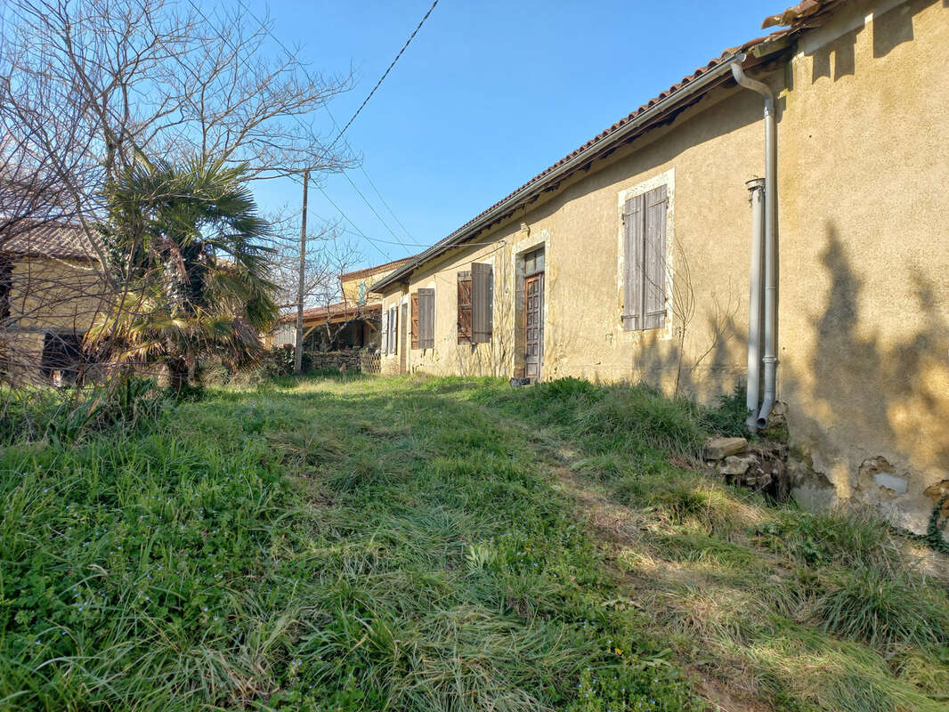 Maison à MONTESQUIOU