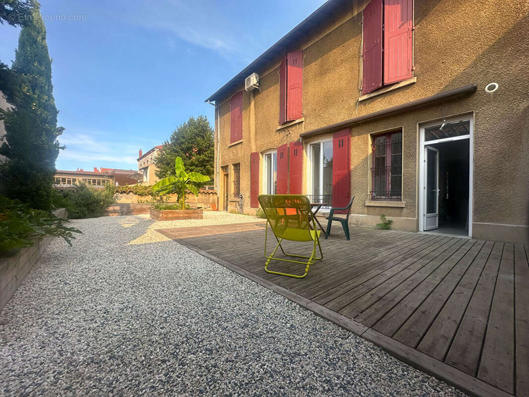 À vendre Maison/Appartement T5 entièrement rénové proche gare avec terrasse - photo 12