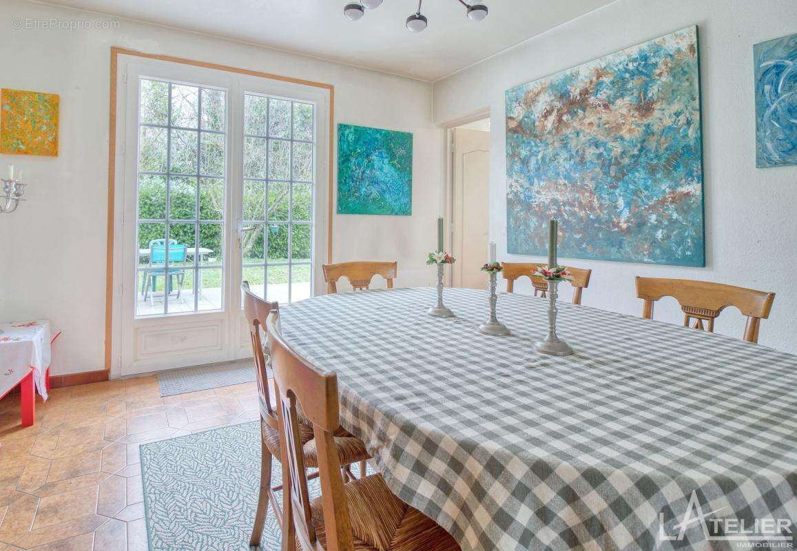 Maison à FEUCHEROLLES