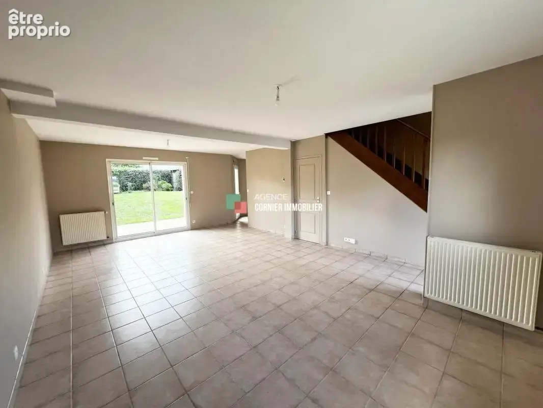 ACIGNE - Maison 6 pièces de 121 m² - photo 4