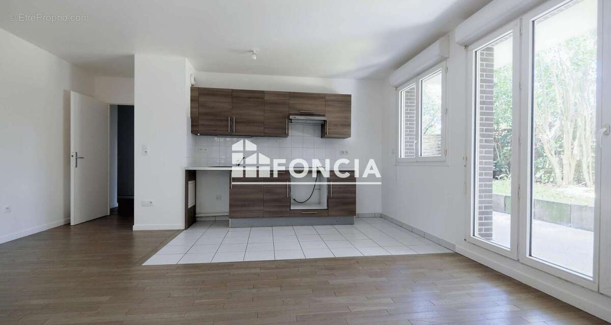 Appartement à CORBEIL-ESSONNES
