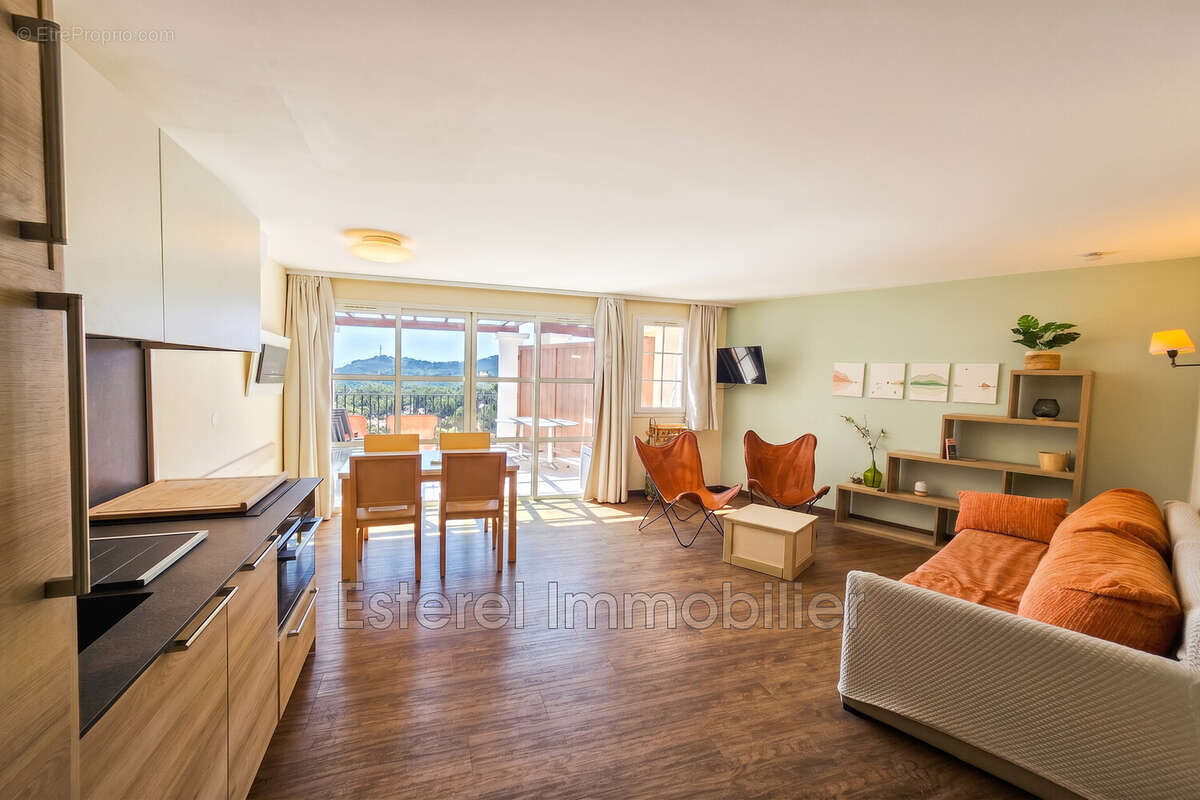 Appartement 44 m² à Saint-Raphael  - photo 8