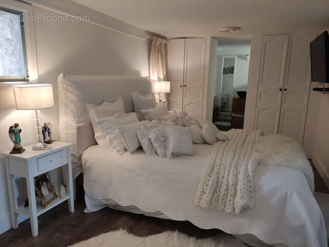 Maison à CASTELNAU-MONTRATIER