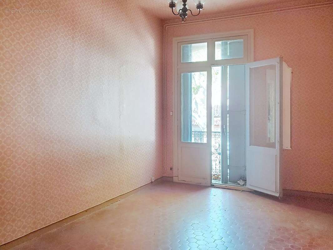 Appartement à LAMALOU-LES-BAINS
