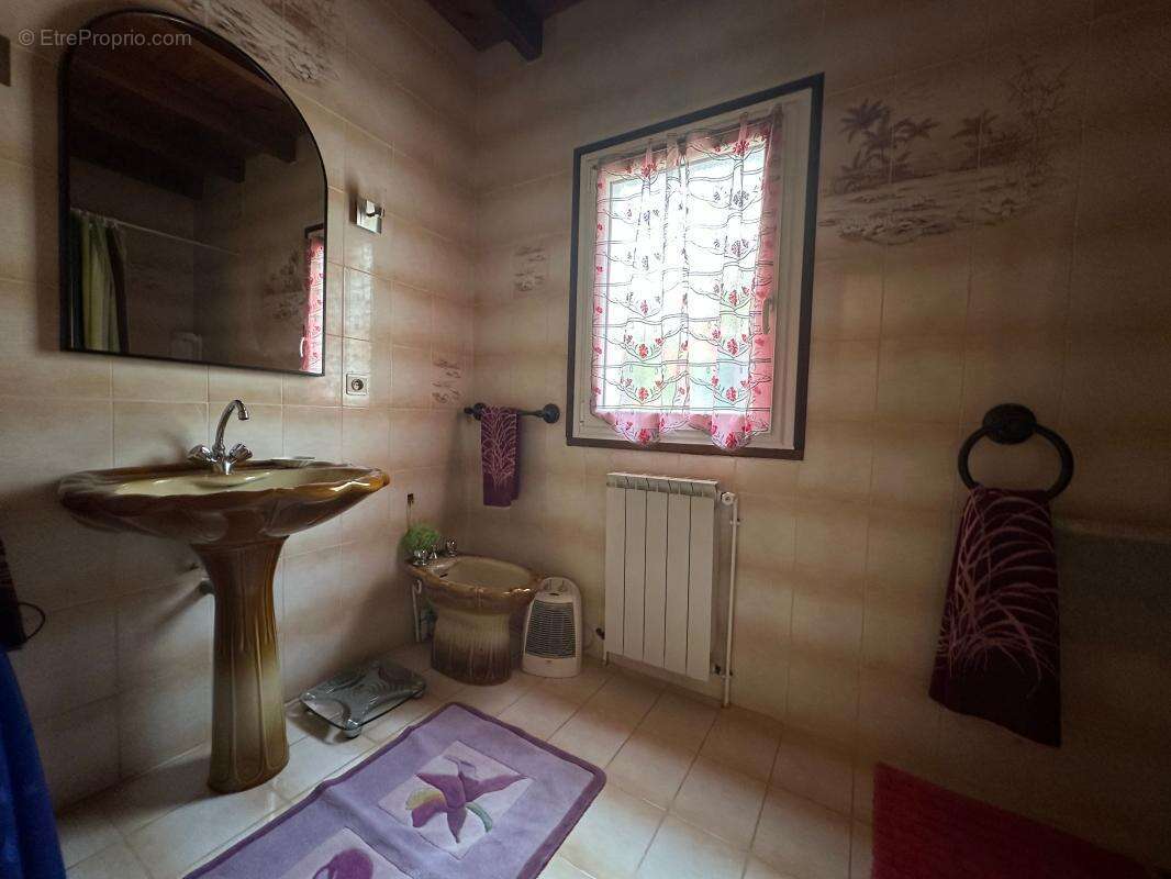 2 VILLAS  avec beau terrain et piscine - photo 28