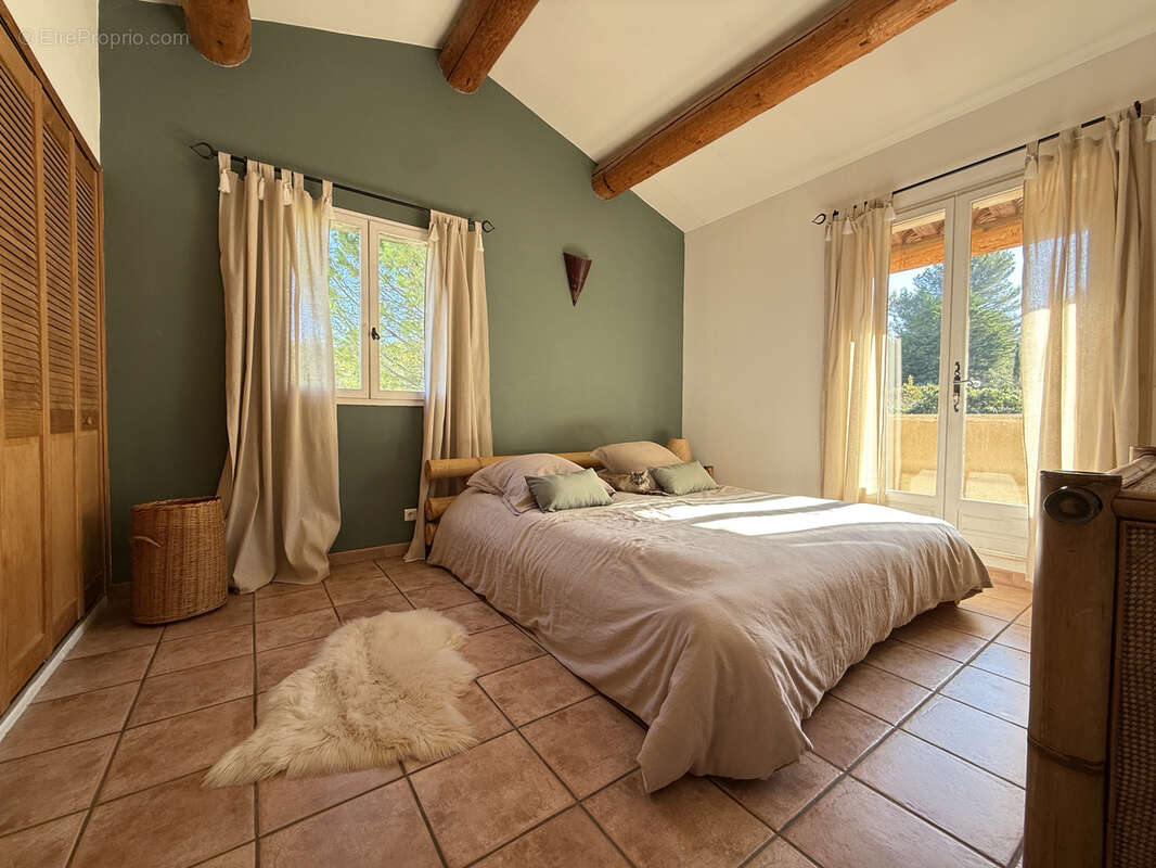 Maison à MEYRARGUES