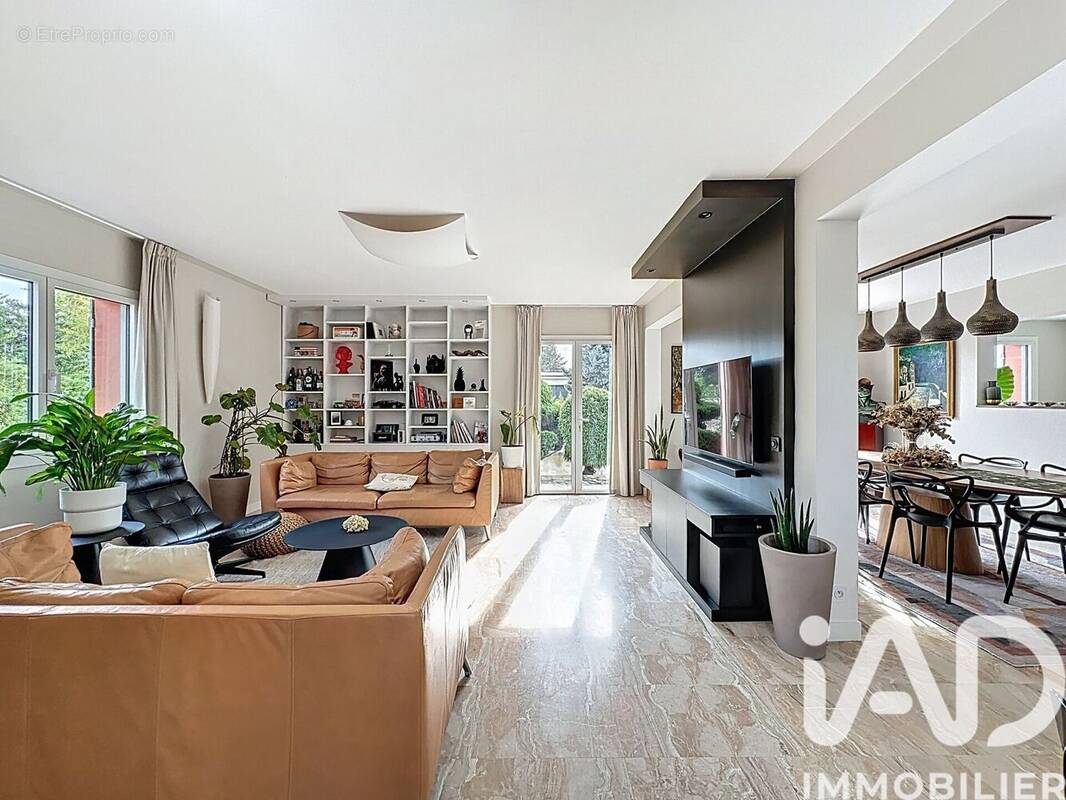 Photo 1 - Maison à DARDILLY