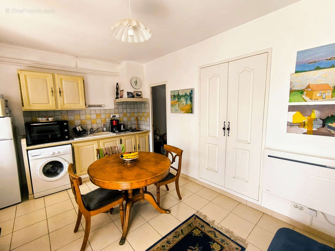 Appartement à SIX-FOURS-LES-PLAGES