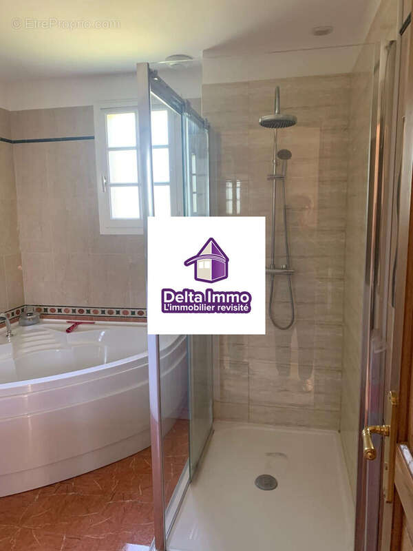 Maison à SYLVAINS-LES-MOULINS