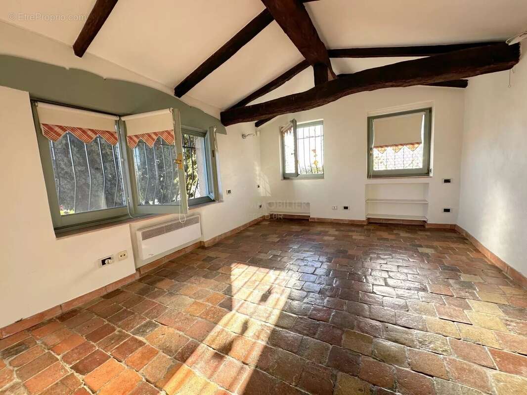 Maison à CAGNES-SUR-MER