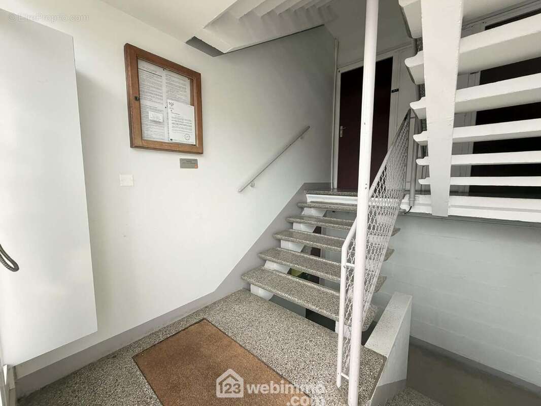 Dans un immeuble sécurisé et entretenu - Appartement à LAON