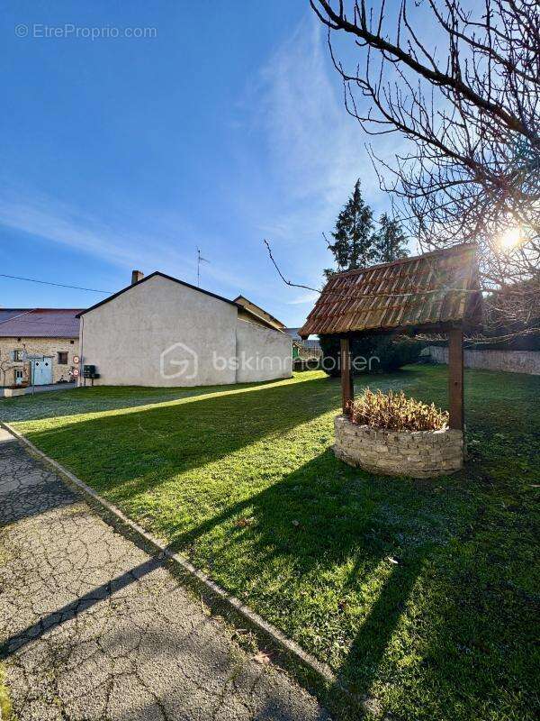 Maison à NARBEFONTAINE