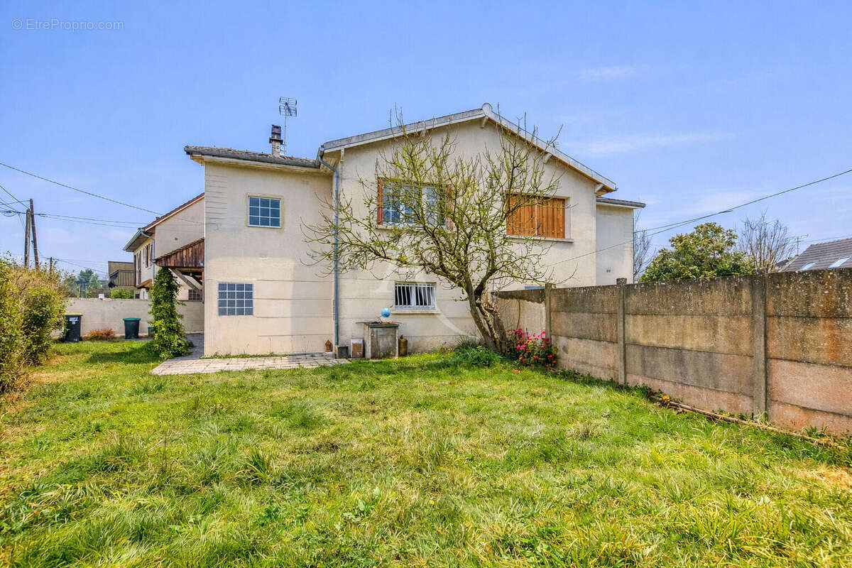 Maison à OZOIR-LA-FERRIERE