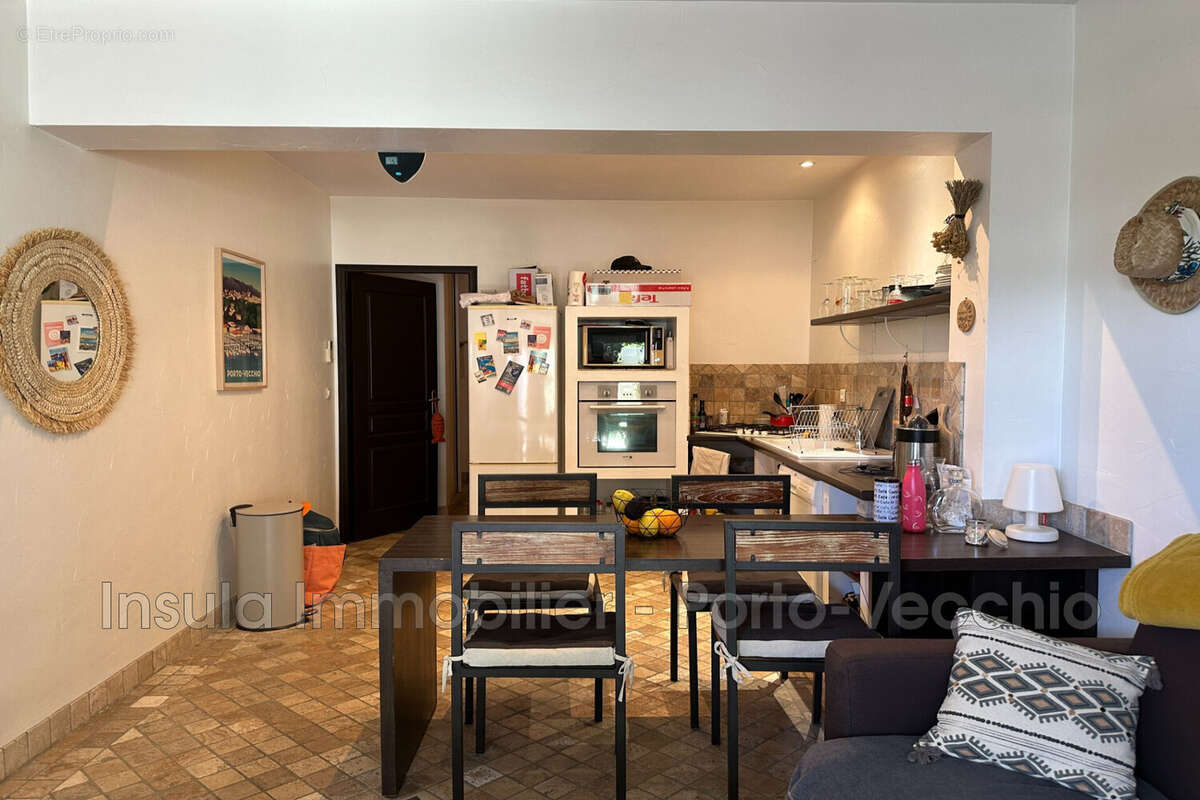 Appartement 34 m² à Porto-Vecchio  - photo 4