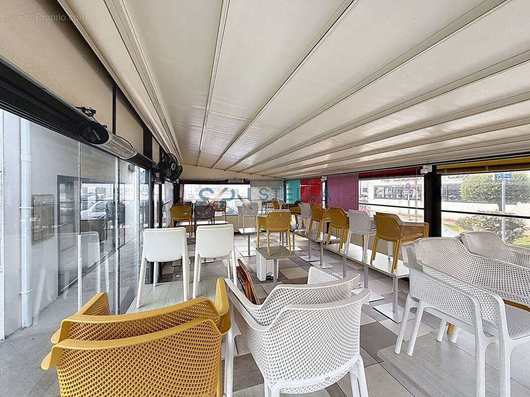 Commerce à SARROLA-CARCOPINO