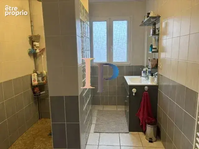 Charlieu 2 mn- maison en parfait etat 5 chambres - photo 17