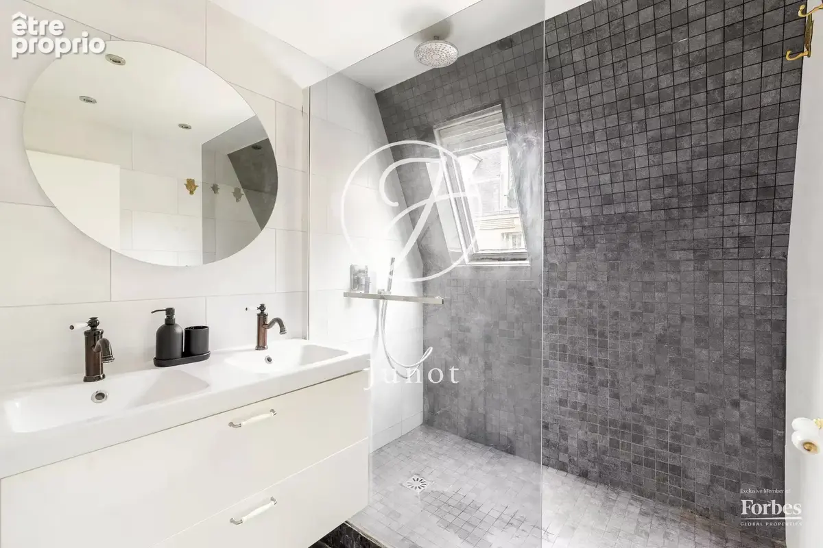 Paris 7e - SUFFREN - Duplex - 3 pièces - 58,69m² Carrez - 61,47m² au sol - 2 chambres - Balcon - photo 14
