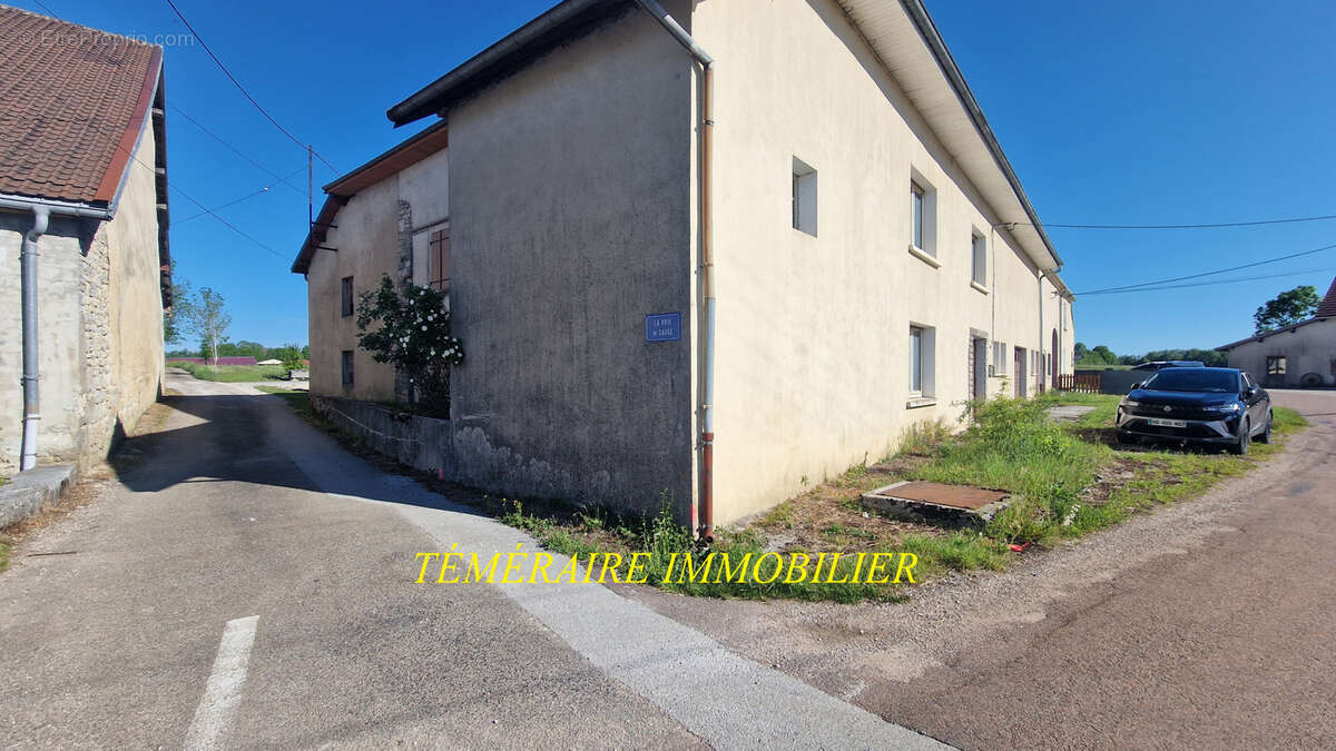 Champagnole 10 mins - Ancienne ferme de 174m2 - photo 4