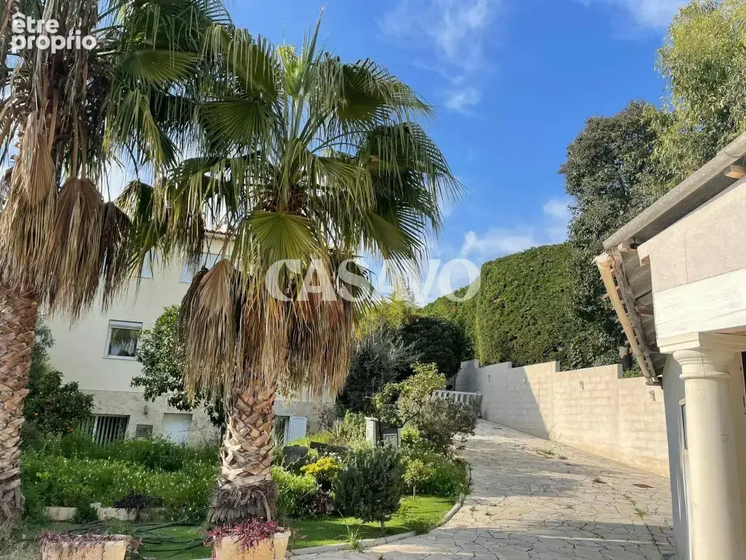 Vente Maison 8 pièces de 256m² - 06160 Antibes - photo 5