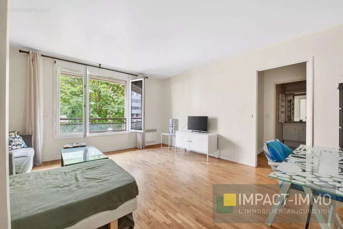 Appartement à LEVALLOIS-PERRET