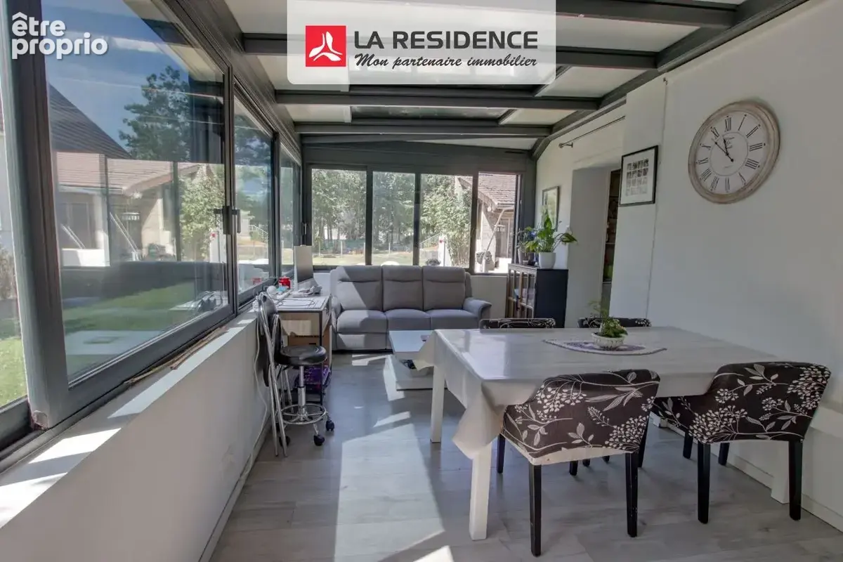 Maison 5 pièces 79 m² à vendre à Le Mesnil-Saint-Denis (78320) - photo 2