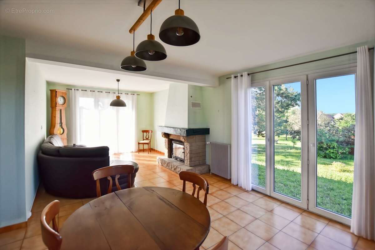 Maison sur sous-sol de 149 m2 avec 1840 m2 de terrain  à FARGES LES CHALON (71) - photo 17