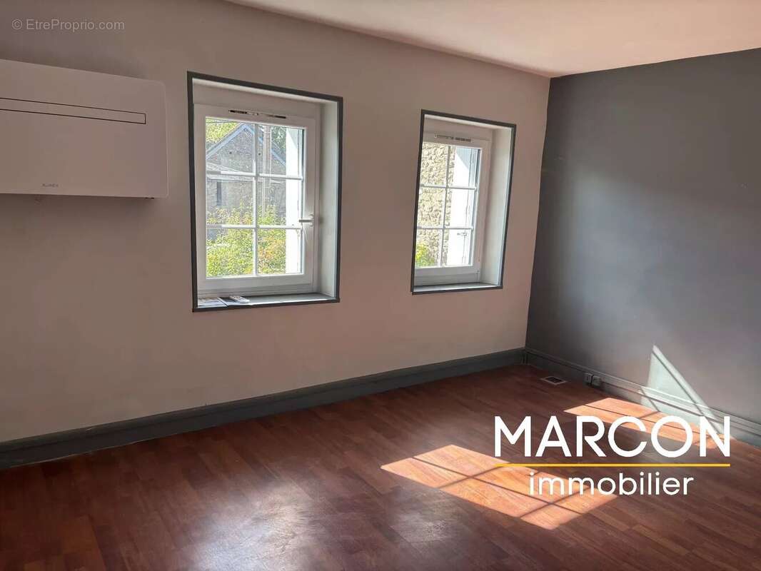 Maison à SAINT-PIERRE-DE-FURSAC