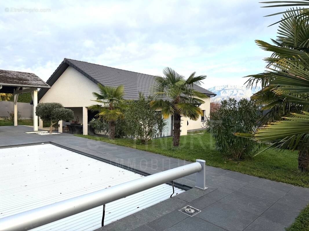 Maison à CHARNECLES