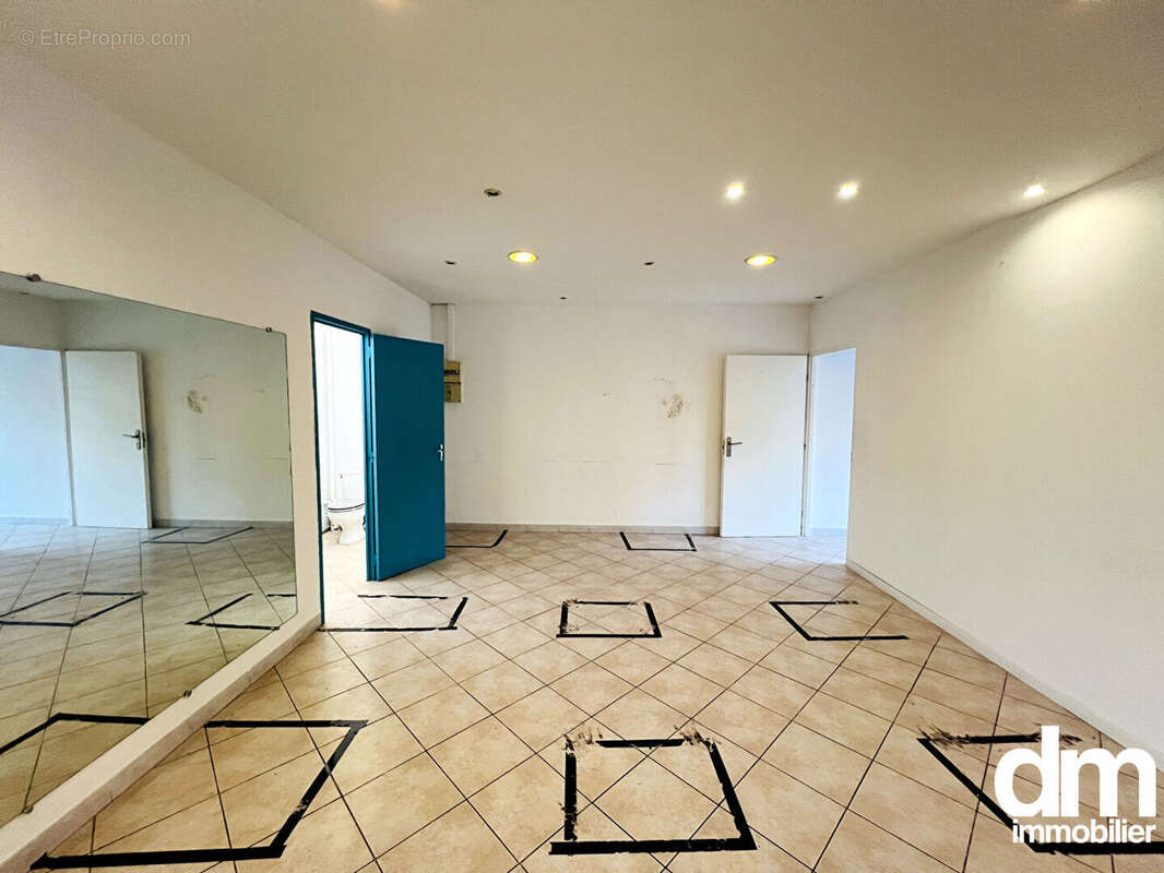 Commerce à PORT-DE-BOUC