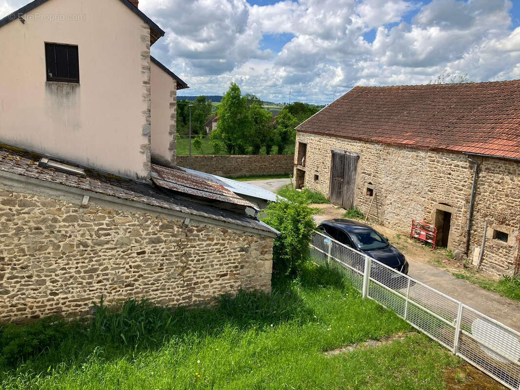 Maison à SAINT-MARCEL-EN-MARCILLAT