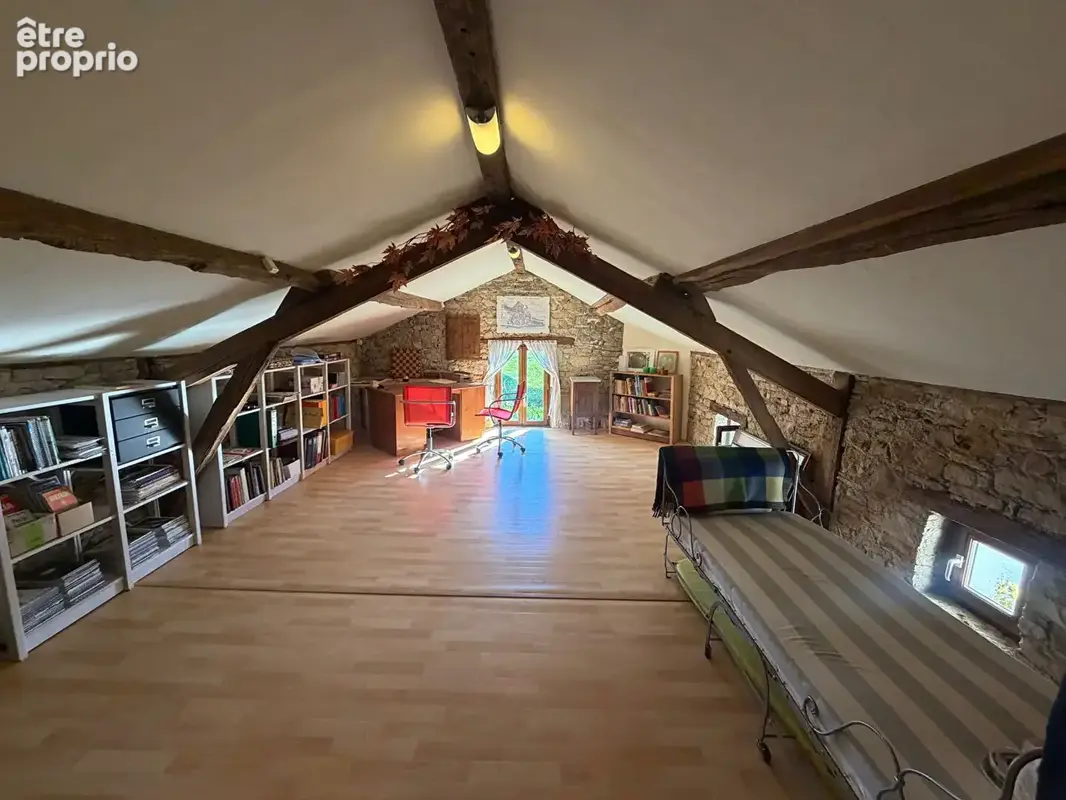 Uniquement chez nous !  maison en pierre dans un secteur agreable et recherche - photo 11