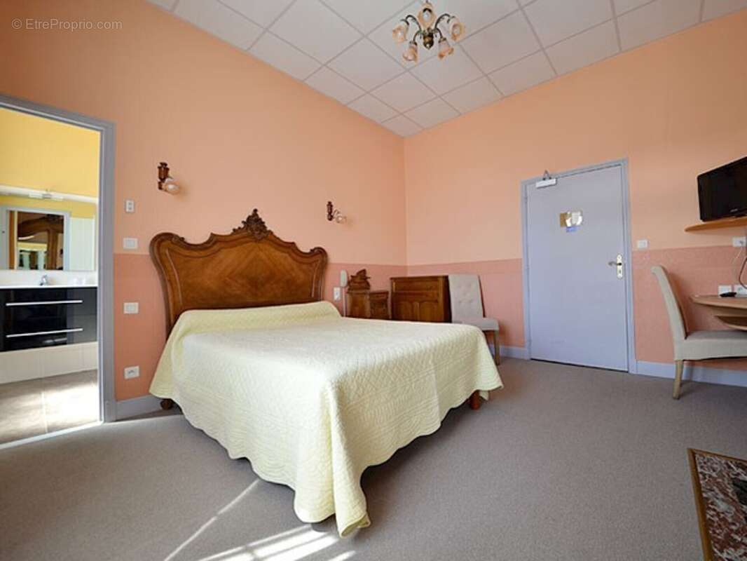 Dpt Allier (03), à vendre ESTIVAREILLES Hôtel - Restaurant -Bar ( licence 4 ) 10 minutes de Montluçon - photo 33