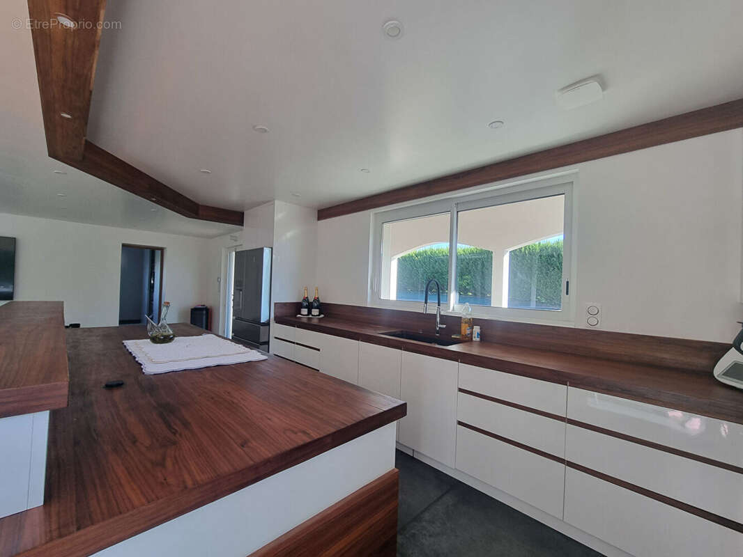 Maison à SAINT-QUENTIN-SUR-LE-HOMME