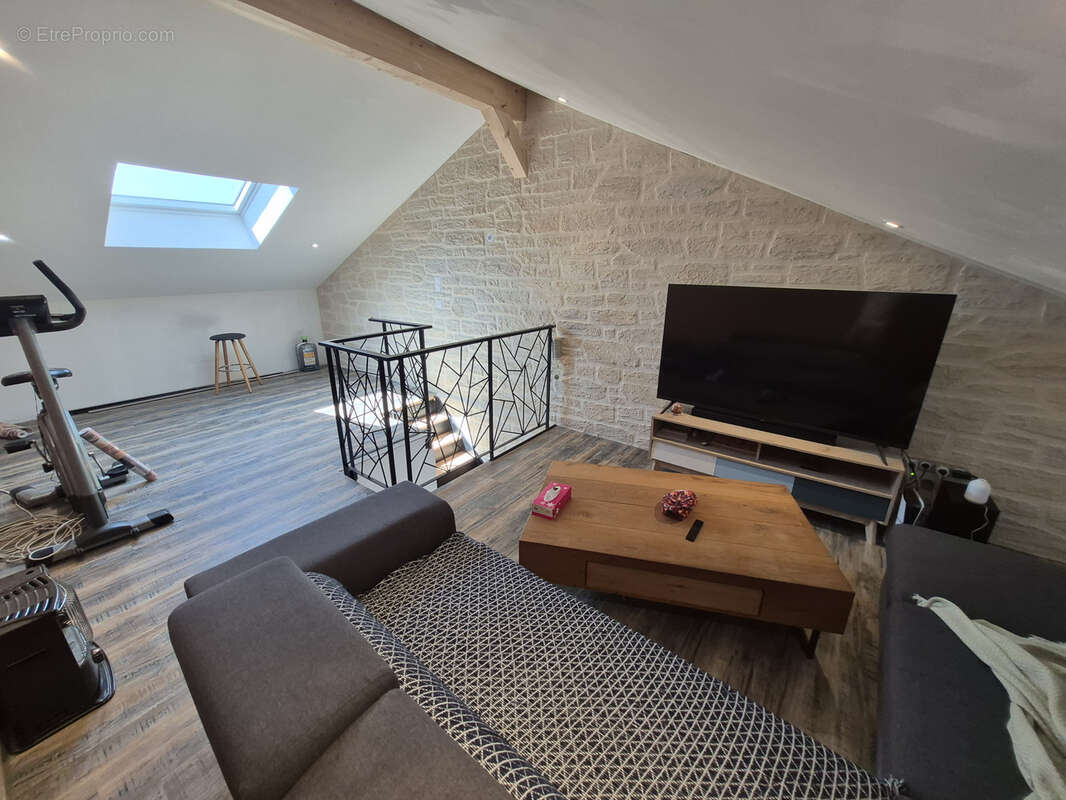 Maison individuelle de 172 m2 de 2008 édifiée sur un terrain de 880 m2 - photo 17