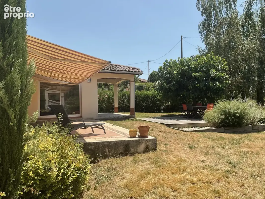 Maison T6 avec garage sur beau terrain de 1300m2 - photo 4